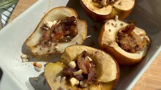 Десерт из запеченных фруктов